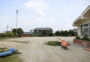 半田児童センターの館庭写真