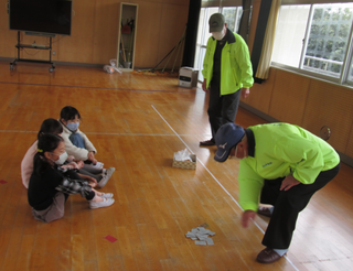 写真：乙川小学校での活動の様子