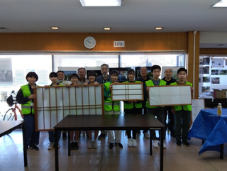 写真：亀崎中学校での活動の様子