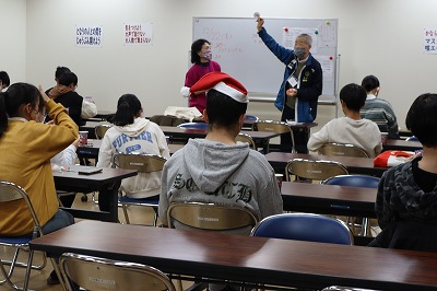 写真：乙川中学校での活動の様子