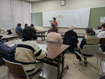 管理栄養士による講話の様子(写真)
