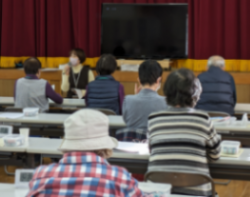 管理栄養士による講話の様子(写真)