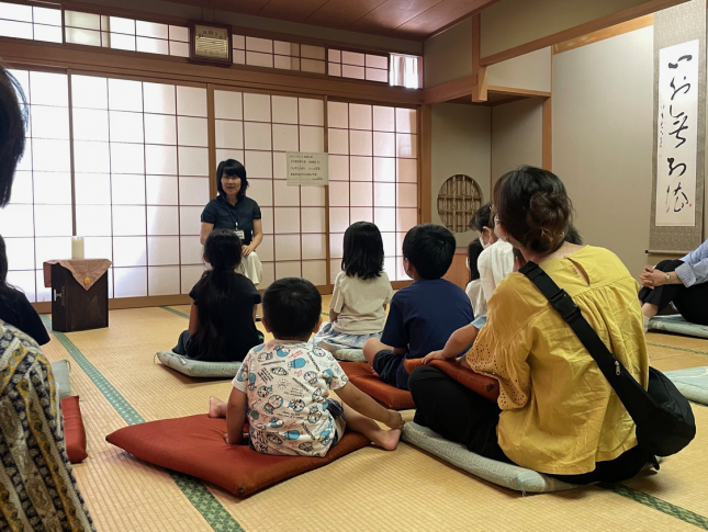 写真：おはなし会の様子