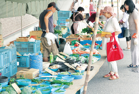 写真：朝市の様子1