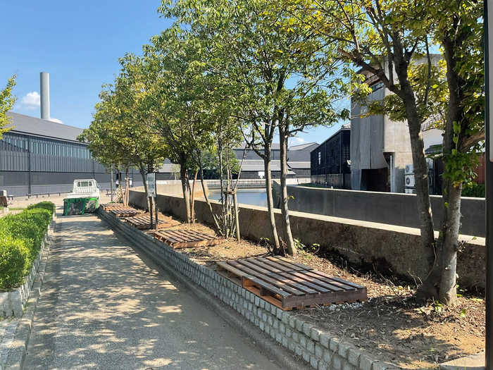 中村街園内に設置した木製パレット