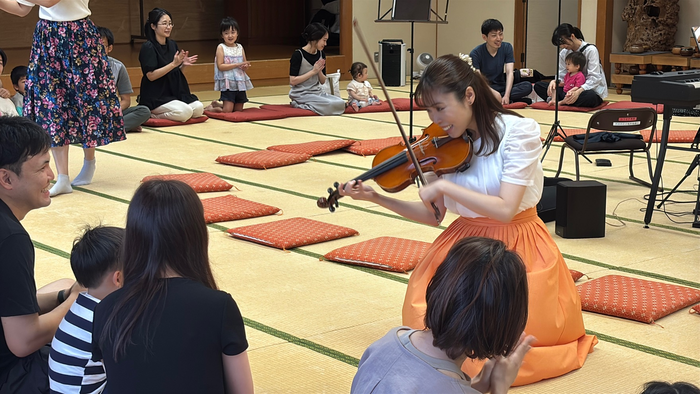 演奏の様子（バイオリン）