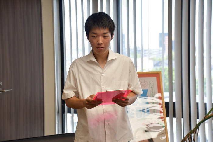 伊藤康太さん報告の様子