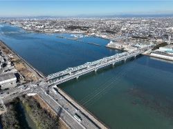 写真：衣浦大橋の全景