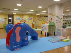 写真：子育て支援施設はんだっこ