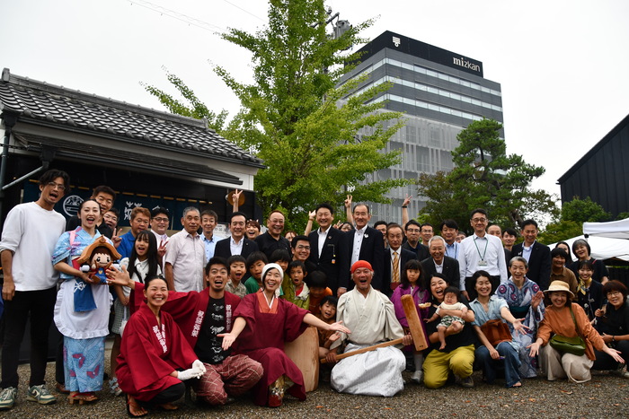 お披露目会集合写真