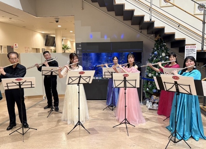 フルートアンサンブル虹色の笛のコンサート風景