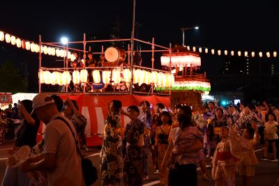 盆踊りの様子