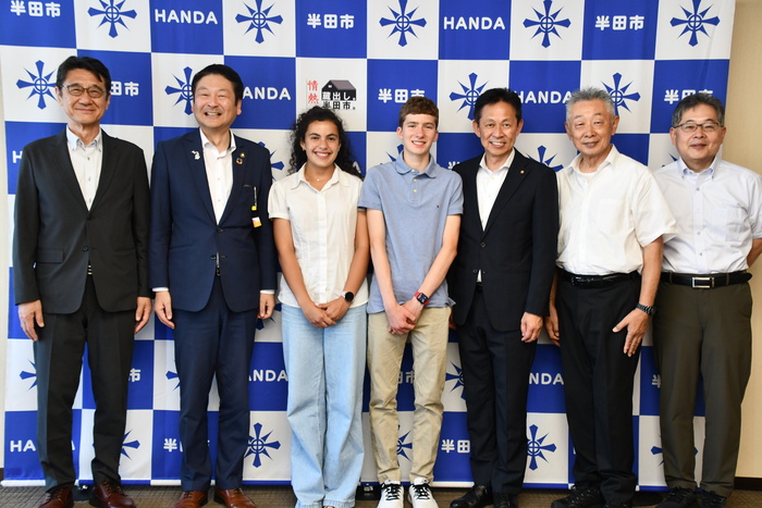 表敬訪問の様子