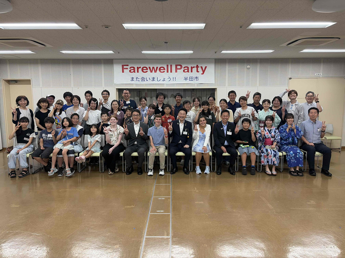 送別会での集合写真
