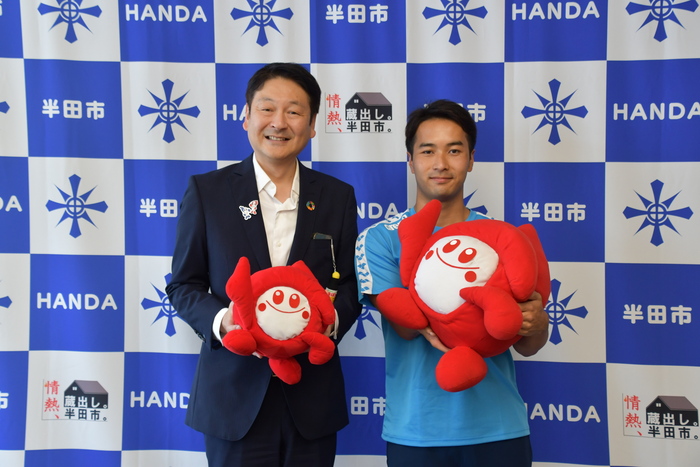 市長と岡島選手